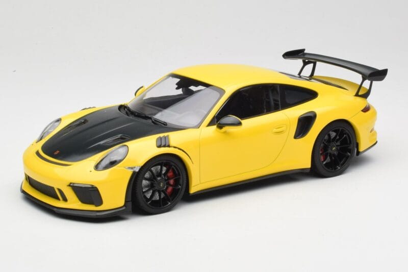 Porsche 911 991.2 GT3 RS Žlutý s Černými Koly Minichamps 1:18 155068231 Kov