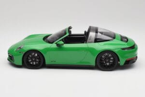 Porsche 911 991.2 Targa 4 GTS British Racing Zelený Minichamps 1:18 155061065 Kov – obrázek 3 z 6