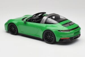 Porsche 911 991.2 Targa 4 GTS British Racing Zelený Minichamps 1:18 155061065 Kov – obrázek 5 z 6