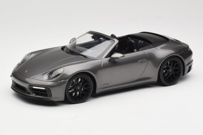 Porsche 911 992 Carrera 4 GTS Kabriolet Grey Metallic Minichamps 1:18 155063031 Kov