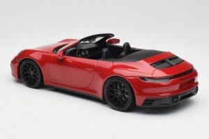 Porsche 911 992 Carrera 4 GTS Kabriolet Červený Minichamps 1:18 155063032 Kov – obrázek 5 z 6
