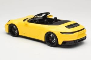 Porsche 911 992 Carrera 4 GTS Kabriolet Žlutý Minichamps 1:18 155063030 Kov – obrázek 5 z 6