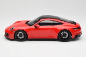 Porsche 911 992 Carrera 4 GTS Červený Minichamps 1:18 155063100 Kov – obrázek 3 z 6
