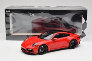 Porsche 911 992 Carrera 4 GTS Červený Minichamps 1:18 155063100 Kov – obrázek 6 z 6