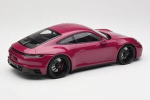 Porsche 911 992 Carrera 4 GTS Rubystar Minichamps 1:18 155063102 Kov – obrázek 2 z 6