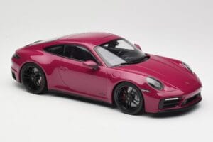 Porsche 911 992 Carrera 4 GTS Rubystar Minichamps 1:18 155063102 Kov – obrázek 4 z 6