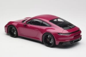 Porsche 911 992 Carrera 4 GTS Rubystar Minichamps 1:18 155063102 Kov – obrázek 5 z 6