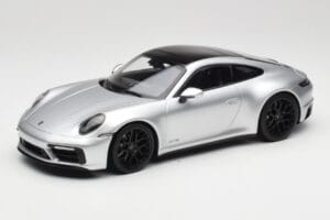 Porsche 911 992 Carrera 4 GTS Stříbrný Minichamps 1:18 155063104 Kov