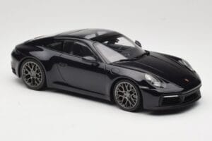 Porsche 911 992 Carrera 4S Blue Metallic Minichamps 1:18 155067321 Kov – obrázek 4 z 6