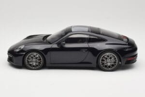 Porsche 911 992 Carrera 4S Blue Metallic Minichamps 1:18 155067321 Kov – obrázek 5 z 6