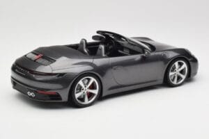 Porsche 911 992 Carrera 4S Kabriolet Agate Grey Metallic Minichamps 1:18 155067336 Kov – obrázek 2 z 6