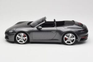 Porsche 911 992 Carrera 4S Kabriolet Agate Grey Metallic Minichamps 1:18 155067336 Kov – obrázek 3 z 6