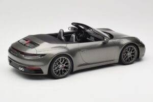 Porsche 911 992 Carrera 4S Kabriolet Mamba Green Metallic Minichamps 1:18 155067337 Kov – obrázek 2 z 6