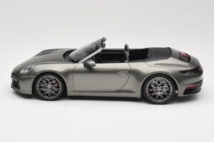 Porsche 911 992 Carrera 4S Kabriolet Mamba Green Metallic Minichamps 1:18 155067337 Kov – obrázek 3 z 6
