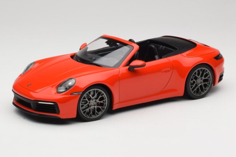 Porsche 911 992 Carrera 4S Kabriolet Oranžový Minichamps 1:18 155067334 Kov