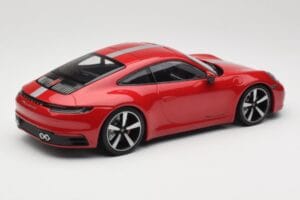 Porsche 911 992 Carrera 4S Carmine Red Minichamps 1:18 155067326 Kov – obrázek 2 z 6