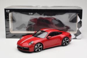 Porsche 911 992 Carrera 4S Carmine Red Minichamps 1:18 155067326 Kov – obrázek 6 z 6