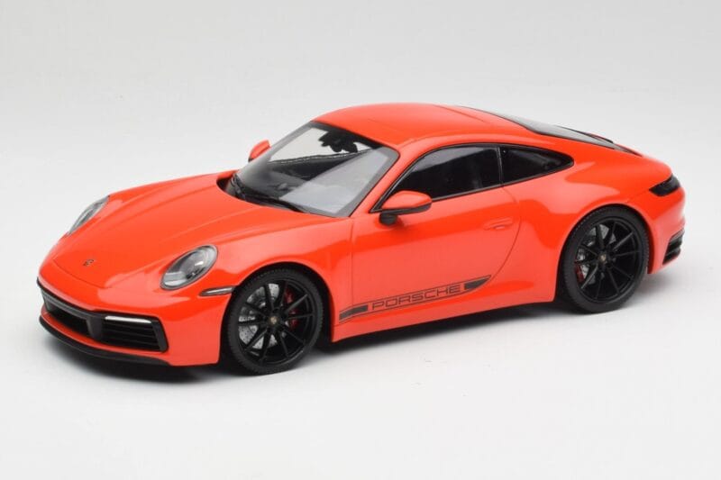 Porsche 911 992 Carrera 4S Lava Oranžový Minichamps 1:18 155067327 Kov