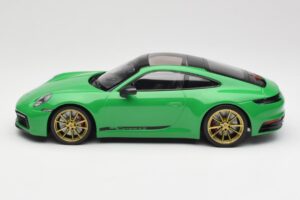 Porsche 911 992 Carrera 4S Python Green Minichamps 1:18 155067325 Kov – obrázek 3 z 6