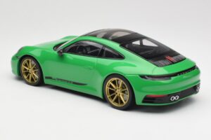 Porsche 911 992 Carrera 4S Python Green Minichamps 1:18 155067325 Kov – obrázek 5 z 6