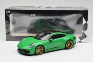 Porsche 911 992 Carrera 4S Python Green Minichamps 1:18 155067325 Kov – obrázek 6 z 6