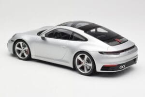 Porsche 911 992 Carrera 4S Stříbrný Minichamps 1:18 155067322 Kov – obrázek 5 z 6