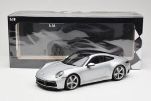 Porsche 911 992 Carrera 4S Stříbrný Minichamps 1:18 155067322 Kov – obrázek 6 z 6