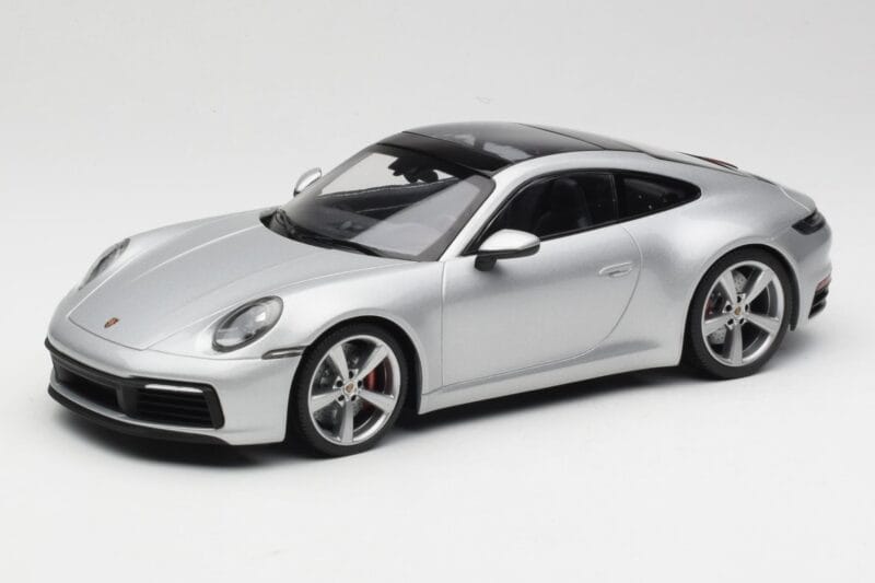 Porsche 911 992 Carrera 4S Stříbrný Minichamps 1:18 155067322 Kov