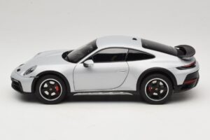 Porsche 911 992 Dakar Ice Grey Metallic Norev 1:18 187242 Kov – obrázek 4 z 8