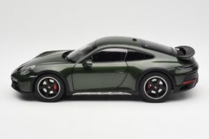 Porsche 911 992 Dakar Oak Zelený Metalická Norev 1:18 187241 Kov – obrázek 4 z 9