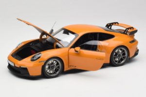 Porsche 911 992 GT3 Bahama Yellow Norev 1:18 187387 Kov – obrázek 2 z 8
