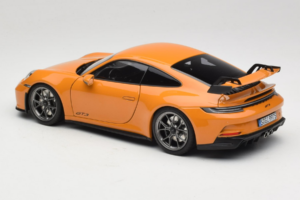 Porsche 911 992 GT3 Bahama Yellow Norev 1:18 187387 Kov – obrázek 7 z 8