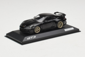 Porsche 911 992 GT3 Černý Se Zlatými Koly Minichamps 1:43 WAP0201520M007 Kov – obrázek 2 z 4