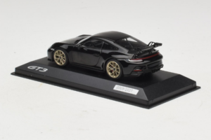 Porsche 911 992 GT3 Černý Se Zlatými Koly Minichamps 1:43 WAP0201520M007 Kov – obrázek 3 z 4