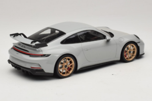 Porsche 911 992 GT3 Chalk Zlatá Kola Minichamps 1:18 117069001 Kov – obrázek 2 z 6
