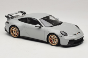 Porsche 911 992 GT3 Chalk Zlatá Kola Minichamps 1:18 117069001 Kov – obrázek 4 z 6