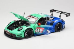 Porsche 911 992 GT3 R Falken #44 D. Eriksson / T. Heinemann 24 Hours of Nurburgring 2023 Minichamps 1:18 113236344 Kov – obrázek 2 z 8
