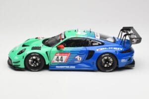 Porsche 911 992 GT3 R Falken #44 D. Eriksson / T. Heinemann 24 Hours of Nurburgring 2023 Minichamps 1:18 113236344 Kov – obrázek 4 z 8