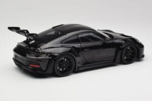 Porsche 911 992 GT3 RS Černý & Černá Kola Concept Minichamps 1:18 911992003 Kov – obrázek 3 z 8
