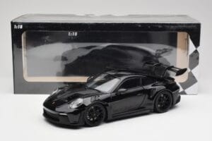 Porsche 911 992 GT3 RS Černý & Černá Kola Concept Minichamps 1:18 911992003 Kov – obrázek 8 z 8