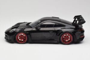 Porsche 911 992 GT3 RS Černý & Červená Kola & Černý Dekor Minichamps 1:18 153062240 Kov – obrázek 3 z 6