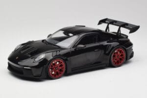Porsche 911 992 GT3 RS Černý & Červená Kola & Černý Dekor Minichamps 1:18 153062240 Kov