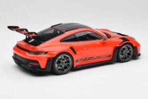 Porsche 911 992 GT3 RS Guards Oranžový & Stříbrná Kola Minichamps 1:18 911992002 Kov – obrázek 2 z 6
