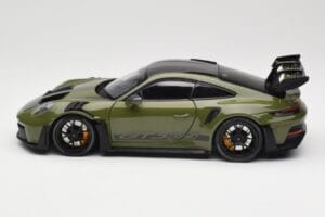 Porsche 911 992 GT3 RS Nato Olive & Black Wheels Minichamps 1:18 110062027 Kov – obrázek 4 z 8