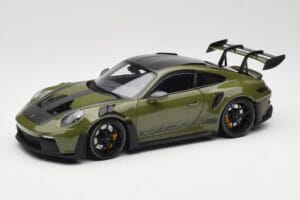 Porsche 911 992 GT3 RS Nato Olive & Black Wheels Minichamps 1:18 110062027 Kov