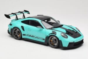 Porsche 911 992 GT3 RS Python Green & Dark Silver Wheels Minichamps 1:18 110062026 Kov – obrázek 6 z 8