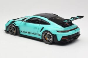 Porsche 911 992 GT3 RS Python Green & Dark Silver Wheels Minichamps 1:18 110062026 Kov – obrázek 7 z 8