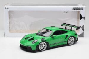 Porsche 911 992 GT3 RS Python Zelený & Stříbrná Kola & Černý Dekor Minichamps 1:18 153062235 Kov – obrázek 6 z 6
