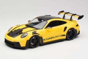 Porsche 911 992 GT3 RS Racing Žlutý & Černá Kola Minichamps 1:18 153062245 Kov