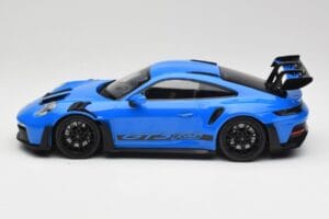 Porsche 911 992 GT3 RS Shark Modrý & Černá Kola Minichamps 1:18 153062233 Kov – obrázek 3 z 6